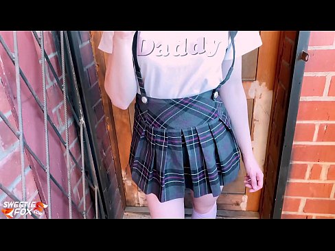 ❤️ Schoolgirl sucks a Dick go domhain agus fucks ionad ranganna. ❤ Gnéas ardchaighdeáin linn ️❤