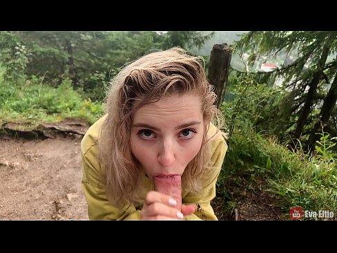 ❤️ Fáinleogann cailín cum tar éis blowjob poiblí - Eva Elfi ❤ Gnéas ardchaighdeáin linn ️❤